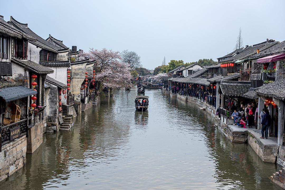 逃出郊外大别墅